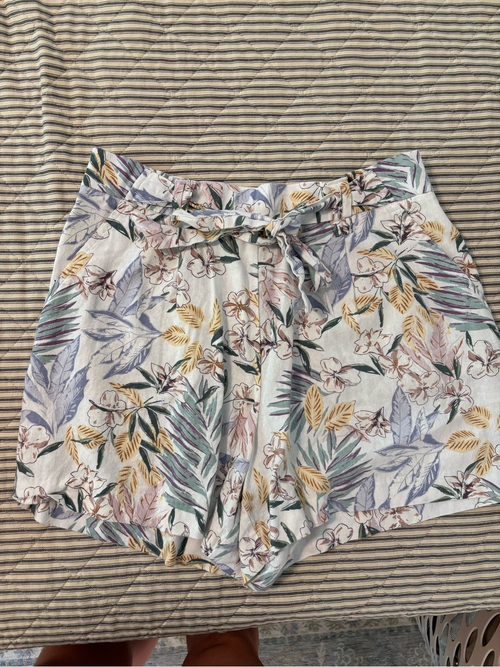 C&C California Pastel Floral Tie-Waist High-Waist Shorts